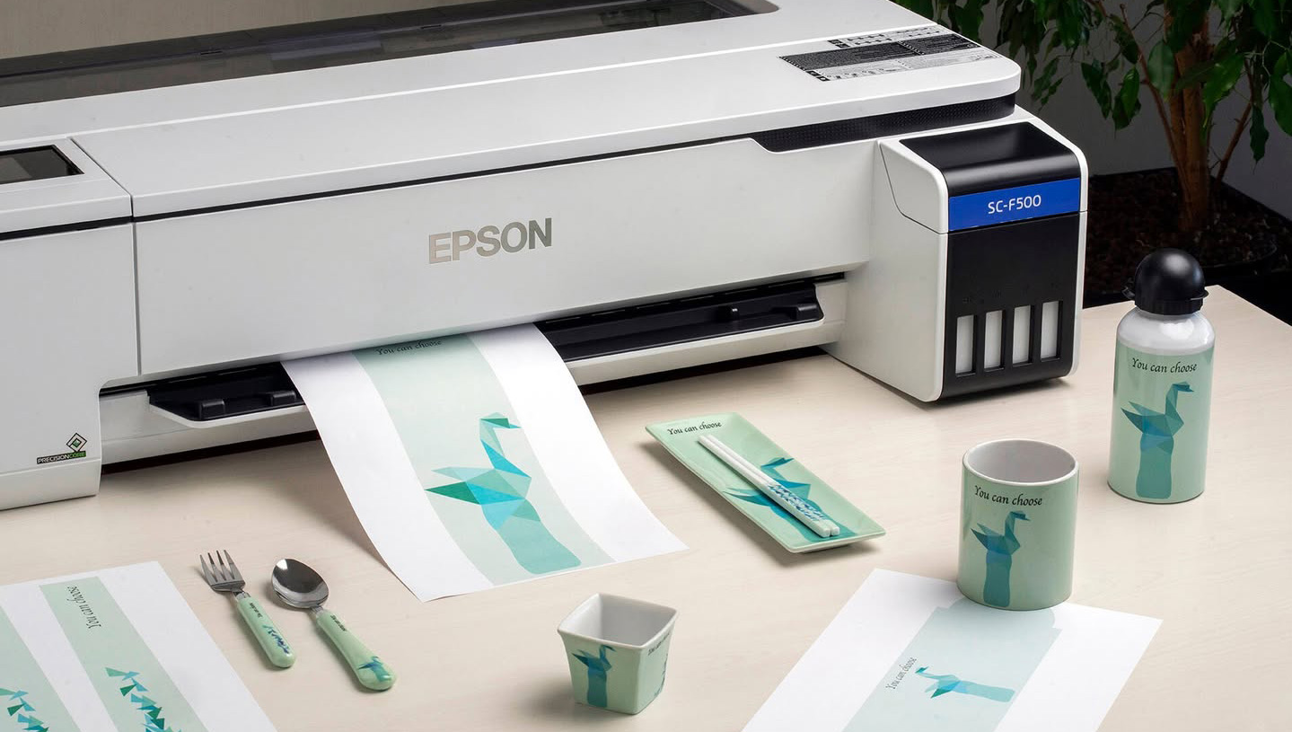Stampa a sublimazione personalizzazione oggetti tessuti gadget Creativamente Plotter